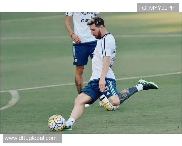 基督教信仰与足球荣耀交织的明星运动员们的故事与成就